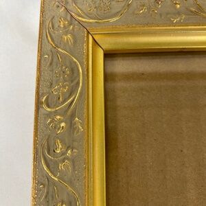 Frame Gold Floral Scrolling 8x10